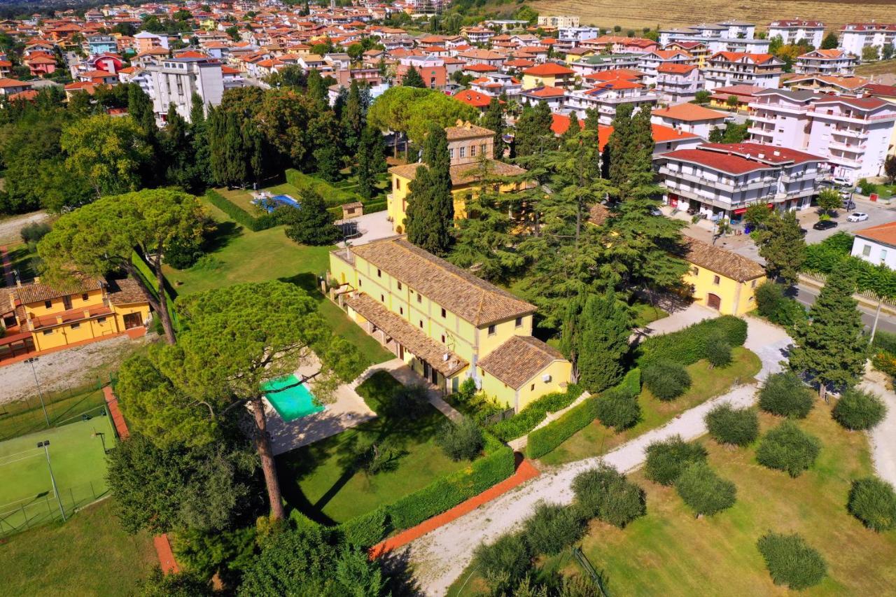 Agriturismo Villa Irelli Castellalto Exterior photo